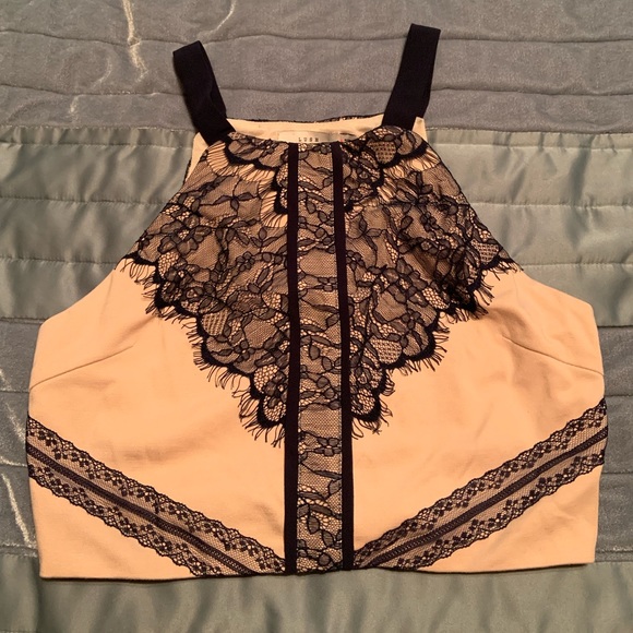 Small Top - Picture 2 of 3